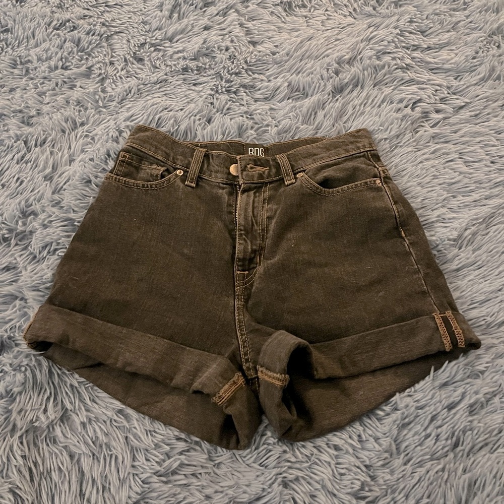 urban outfitters high rise black jean shorts